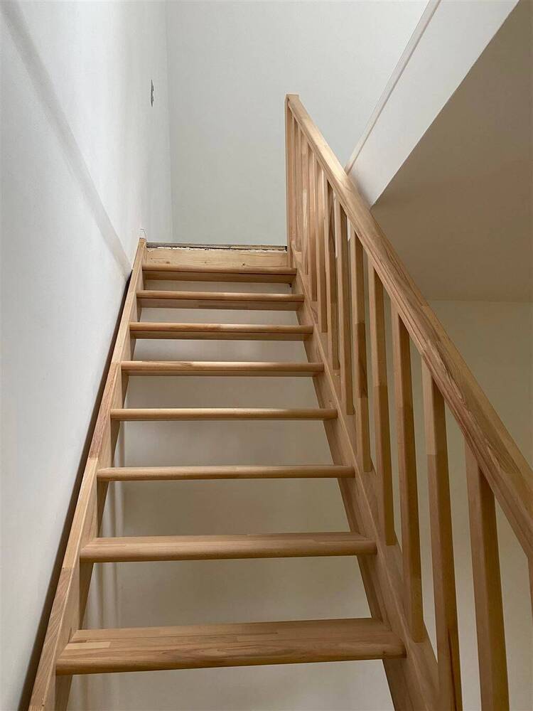 Tolle, Lichtdurchflutete 3 Zimmer Wohnung über 2 Ebenen und großer Terrasse. Erstbezug nach Sanierung!