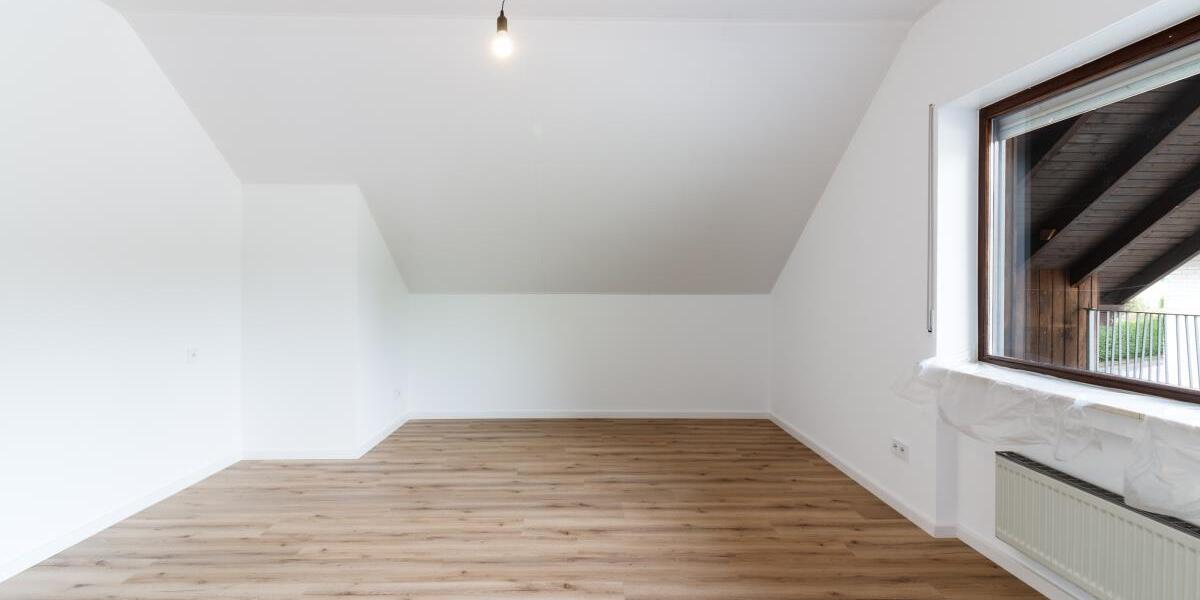 Renovierte 3-Zimmer Wohnung in ruhiger Lage von Pellingen - Dachgeschoßwohnung Pellingen | Angebot:27225332