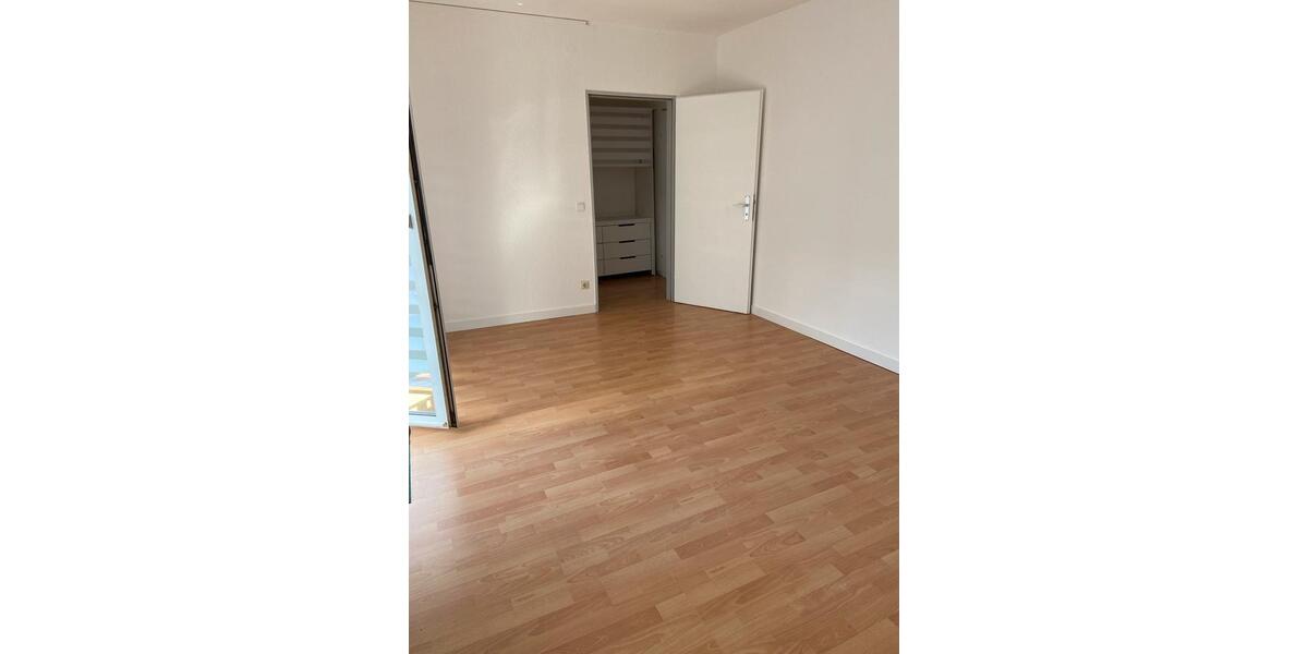 Etagenwohnung Bielefeld Schildesche - 1 Zimmer, 27 m&sup2;, 460&euro; | Angebot:26446386