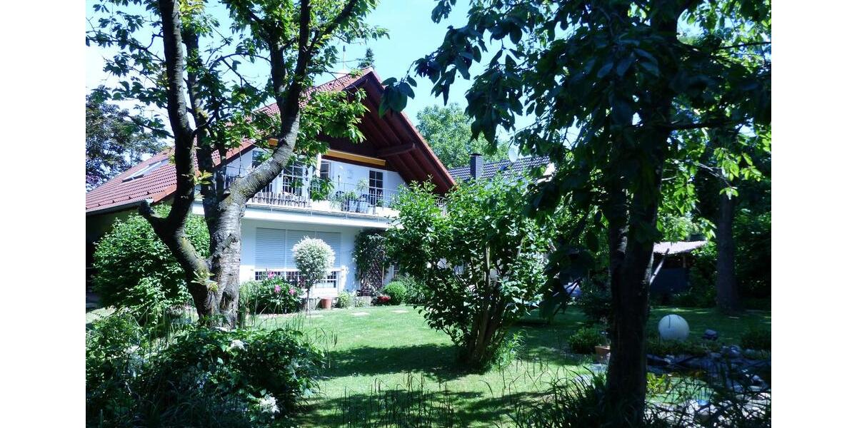 Dachgeschoßwohnung Königswinter - 3 Zimmer, 93 m&sup2;, 930&euro; | Angebot:26704144