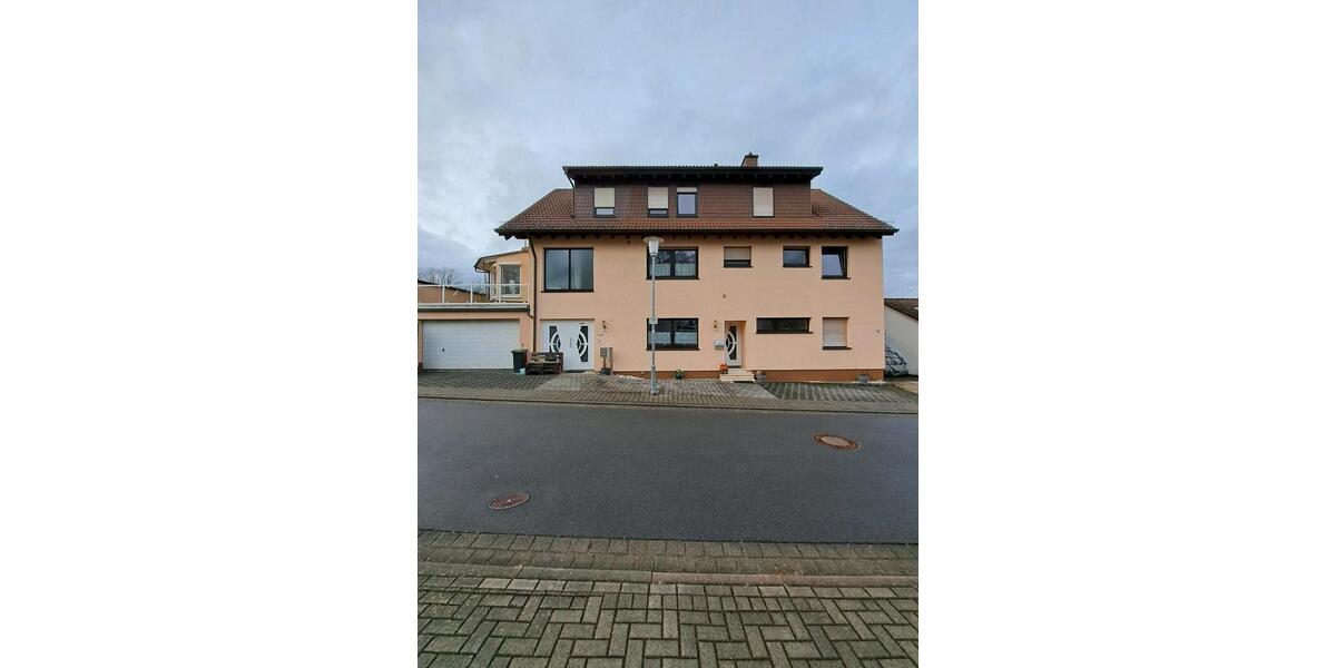 Etagenwohnung Michelstadt - 4 Zimmer, 125 m&sup2;, 1.250&euro; | Angebot:23552126