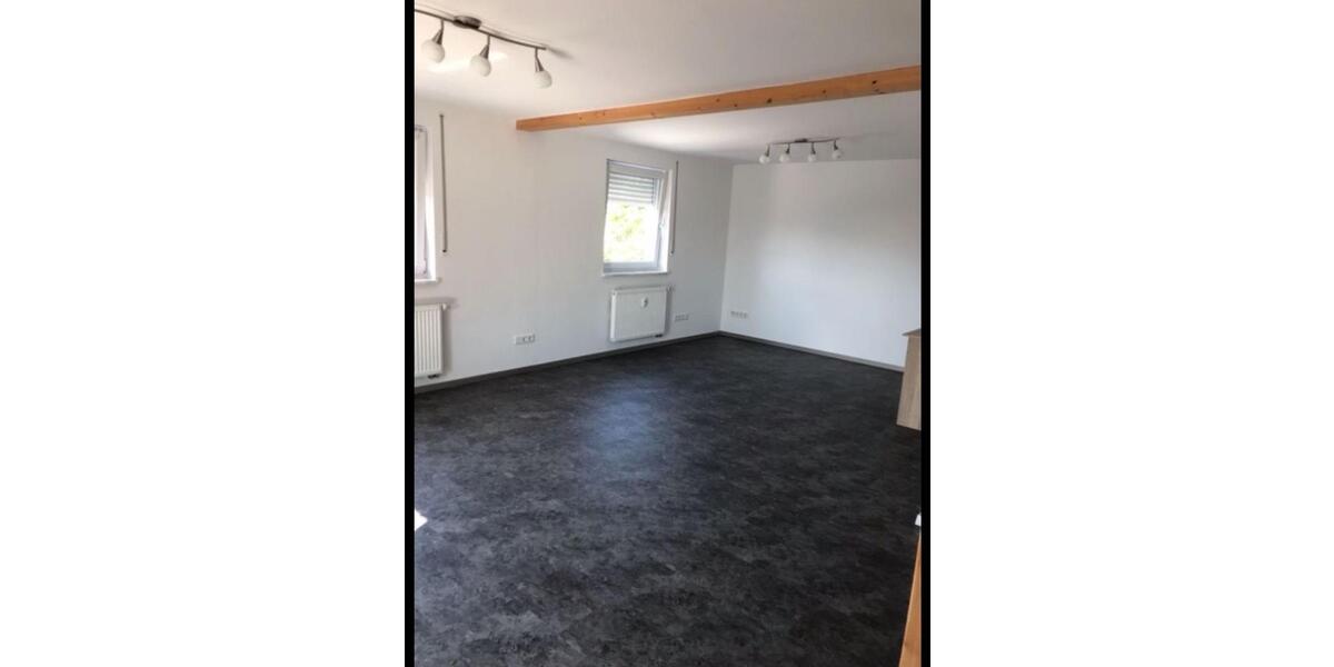 Etagenwohnung Burglengenfeld - 2.5 Zimmer, 77 m&sup2;, 985&euro; | Angebot:26048587