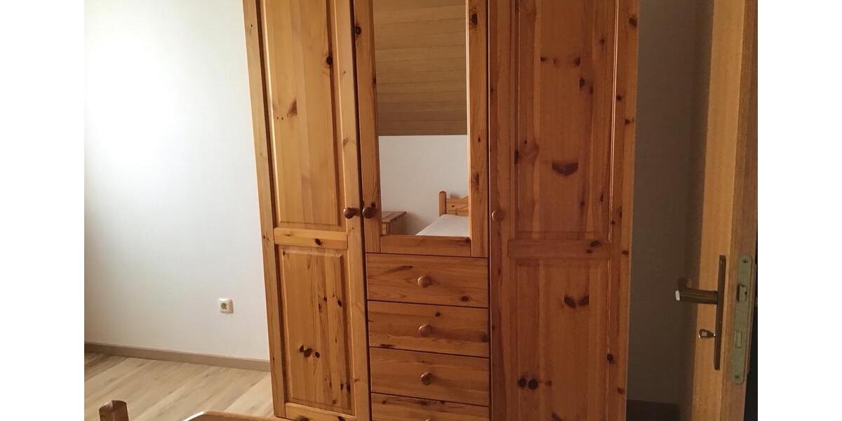 Dachgeschoßwohnung Ebensfeld - 3 Zimmer, 84 m&sup2;, 960&euro; | Angebot:25641080