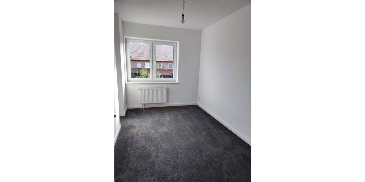 Reihenmittelhaus Albersdorf - 3 Zimmer, 130 m&sup2;, 1.100&euro; | Angebot:25716267