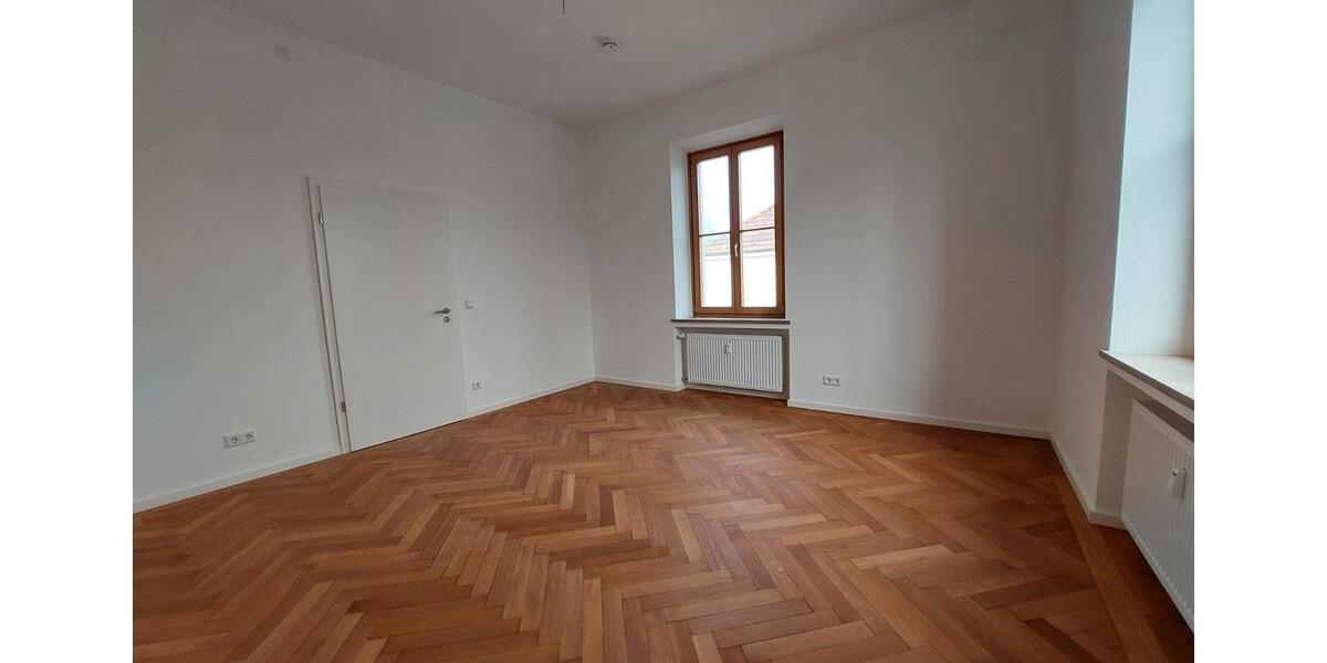 Etagenwohnung Straubing - 4 Zimmer, 143 m&sup2;, 1.200&euro; | Angebot:26006497
