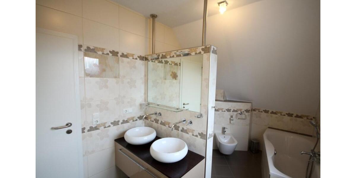 Einfamilienhaus Schlüsselfeld - 6.5 Zimmer, 150 m&sup2;, 1.700&euro; | Angebot:26539127