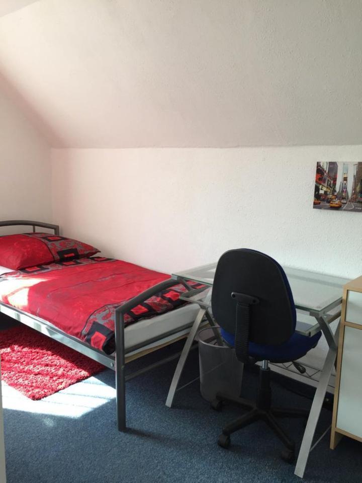 Möbliertes Zimmer in WG Haus Ingolstadt Haunwöhrer Strasse