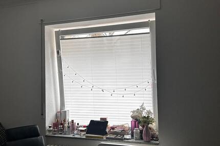 Wg Zimmer ab 01.01.2026 (nur Frauen WG zimmer ohne möbel) 22 zimmer