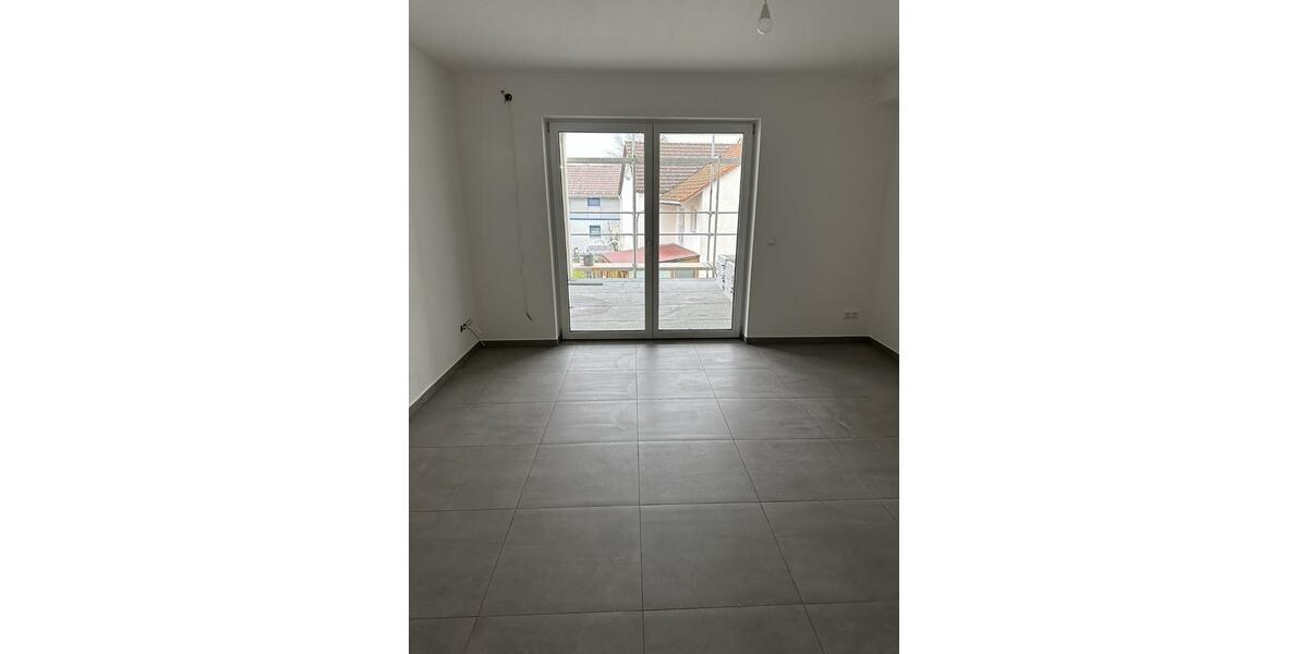 Etagenwohnung Eichendorf - 3 Zimmer, 100 m&sup2;, 1.000&euro; | Angebot:23849317