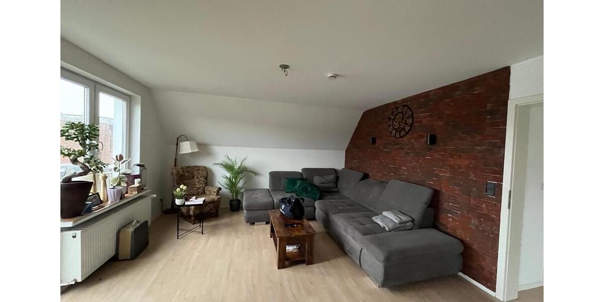 Dachgeschoßwohnung Oldenburg Eversten - 3.5 Zimmer, 82 m&sup2;, 1.500&euro; | Angebot:25633541