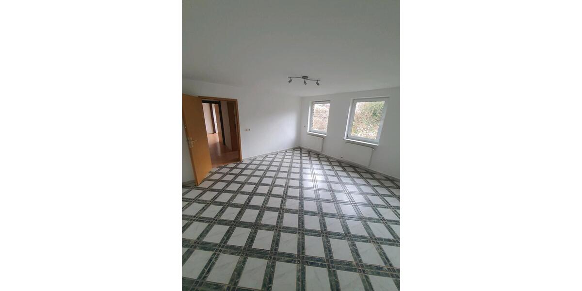 Dachgeschoßwohnung Burg - 2 Zimmer, 79 m&sup2;, 470&euro; | Angebot:24698917