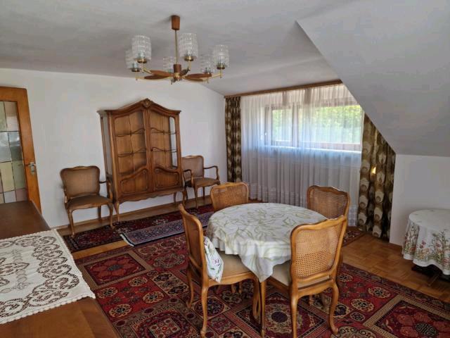 Dachgeschoßwohnung Villingen-Schwenningen Schwenningen - 4 Zimmer, 110 m&sup2;, 760&euro; | Angebot:26680575