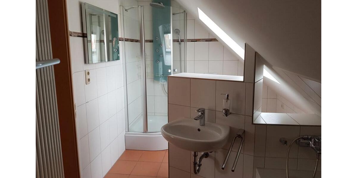 Dachgeschoßwohnung Springe - 3.5 Zimmer, 100 m&sup2;, 800&euro; | Angebot:26632679
