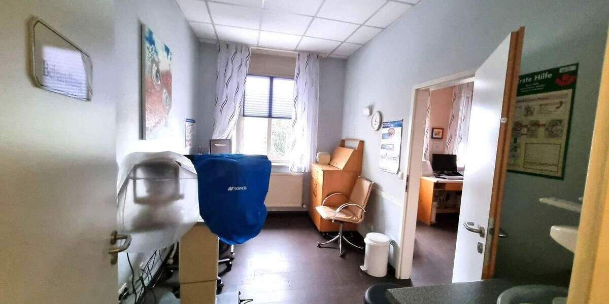 Gewerbeobjekt Amberg - 6 Zimmer, 1.700&euro; | Angebot:24905896