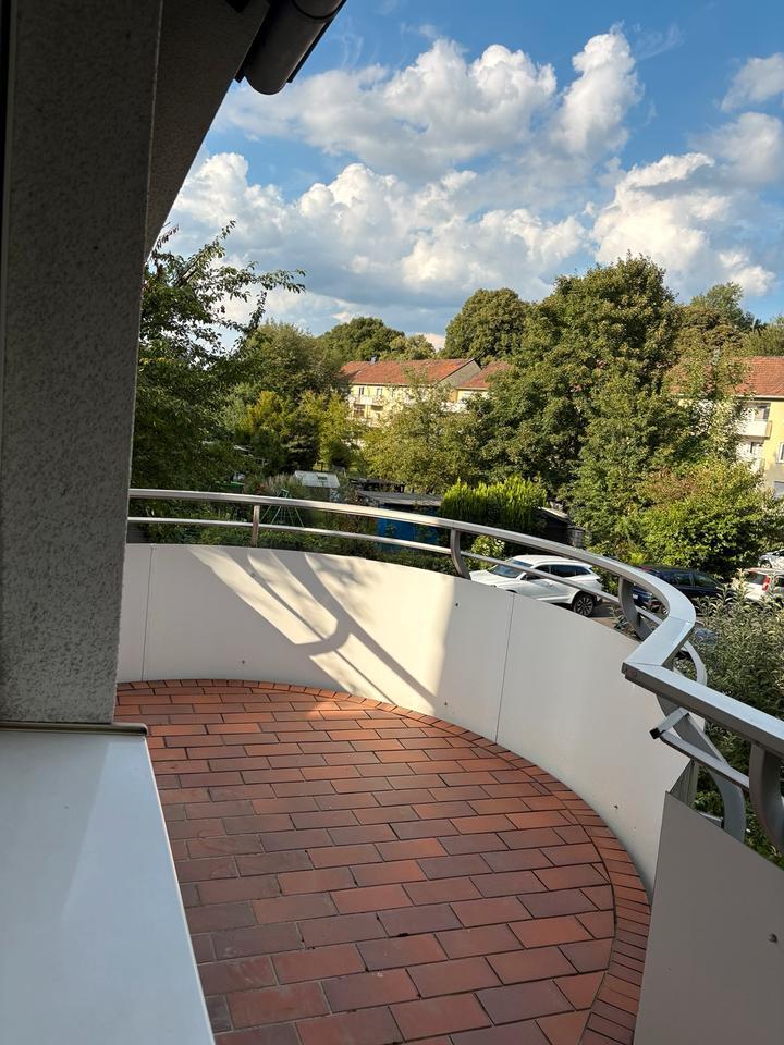 Sanierte 2,5 Zimmer Wohnung
