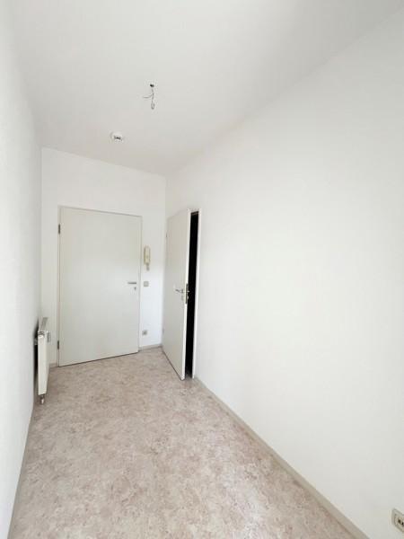 Attraktive 2-Raum-Wohnung mit Barrierefreiheit in Meißen! zimmer