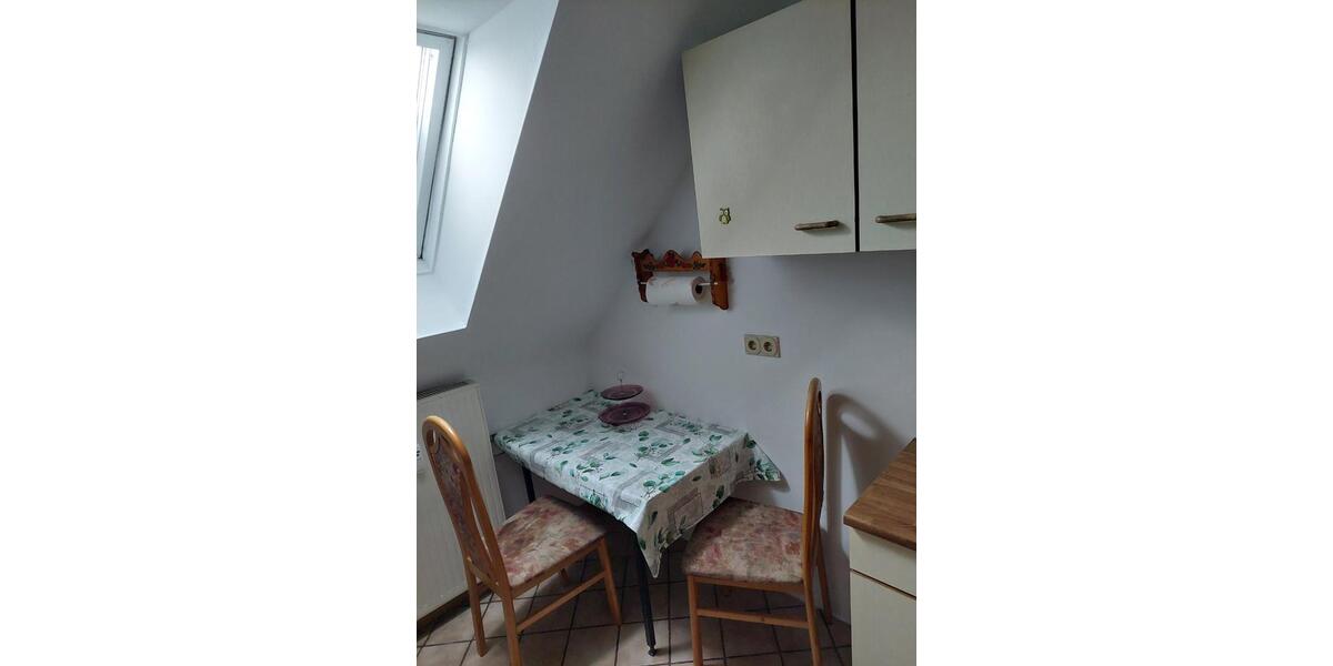 Schöne 2-Raum-DG-Wohnung 2 zimmer