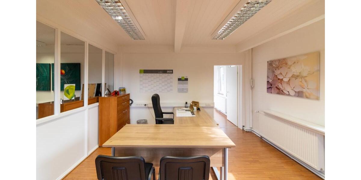 Kompaktes Büro in Korschenbroich – modern, hell zimmer