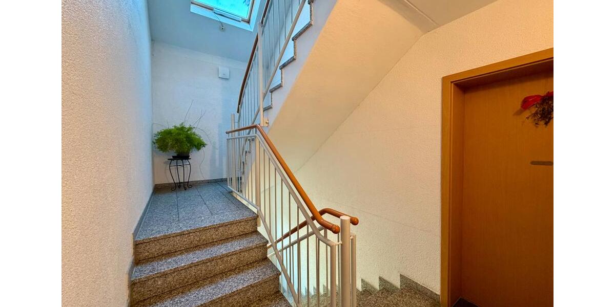 Dachgeschoßwohnung Weißenfels - 2 Zimmer, 60 m&sup2;, 420&euro; | Angebot:26635033