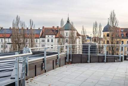 Großzügige Maisonettewohnung. Ca. 50m² Dachterrasse mit Blick über die Stadt. 2 zimmer