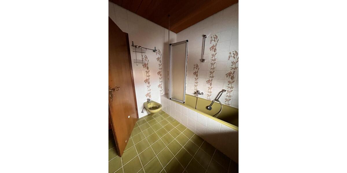 Etagenwohnung Neumarkt in der Oberpfalz Altenhof - 3 Zimmer, 120 m&sup2;, 1.380&euro; | Angebot:25046897