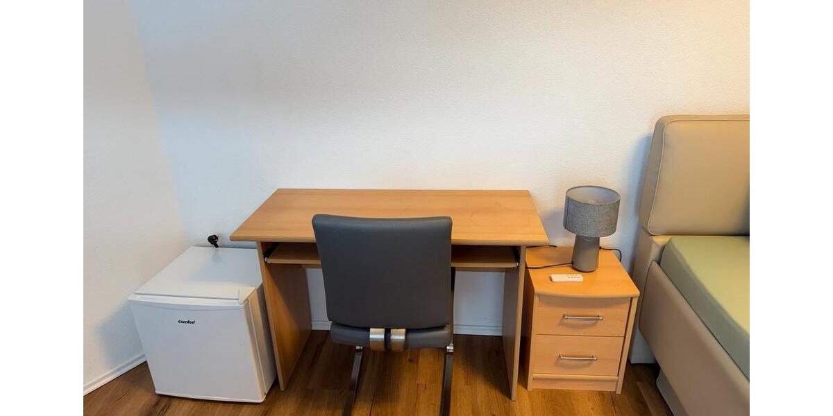 Wohnen auf Zeit Hockenheim - 1 Zimmer, 214 m&sup2;, 700&euro; | Angebot:26607802