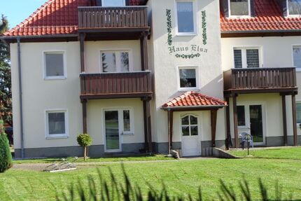 Weg vom Schuss,doch mittendrin! Einwandfreie 2-RaumWohnung am Ortsrand von Wyhra mit Blick ins Grüne