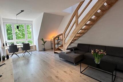 Möblierte 2-Raum-Maisonette-Wohnung mit gehobener Ausstattung in zimmer