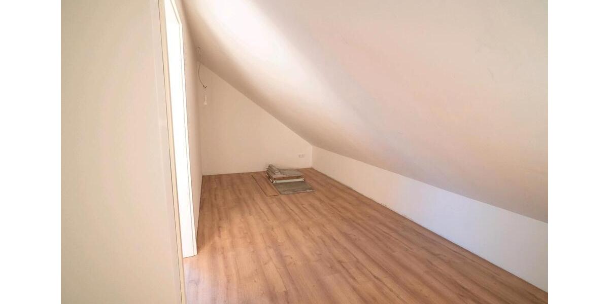 Reihenhaus Göppingen Bruckwasen - 5 Zimmer, 136 m&sup2;, 1.650&euro; | Angebot:26479679