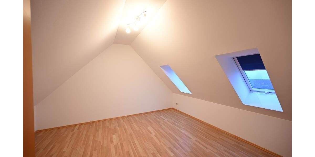 Gepflegte Doppelhaushälfte mit Doppelgarage in ruhiger Wohnlage! 92355 Velburg 4 zimmer