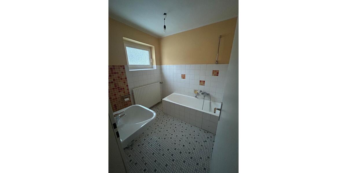 Wohnen auf Zeit Blomberg - 4 Zimmer, 100 m&sup2;, 10&euro; | Angebot:26044466