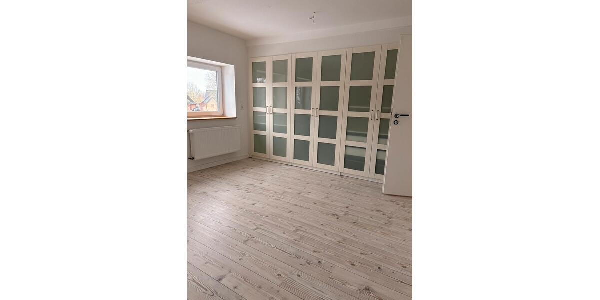 Etagenwohnung Ellingstedt - 3 Zimmer, 110 m&sup2;, 1.150&euro; | Angebot:24754440