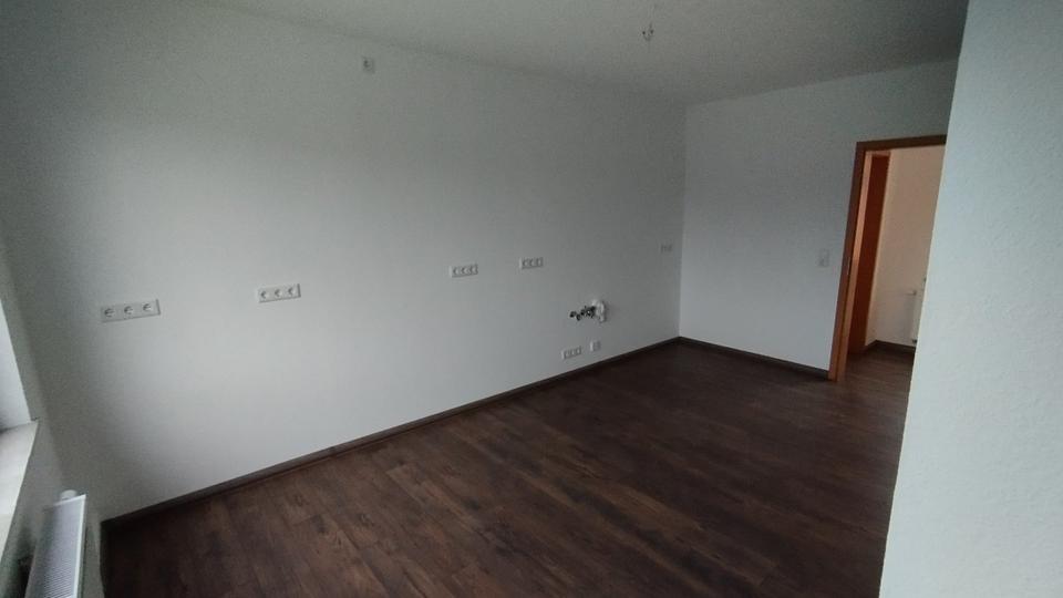 Wohnung 120m² 2xBad ,saniert ,Erstbezug,separater Eingang,zentral 4 zimmer