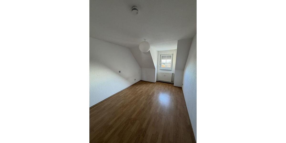 Etagenwohnung Meuselwitz - 3 Zimmer, 75 m&sup2;, 390&euro; | Angebot:25351908