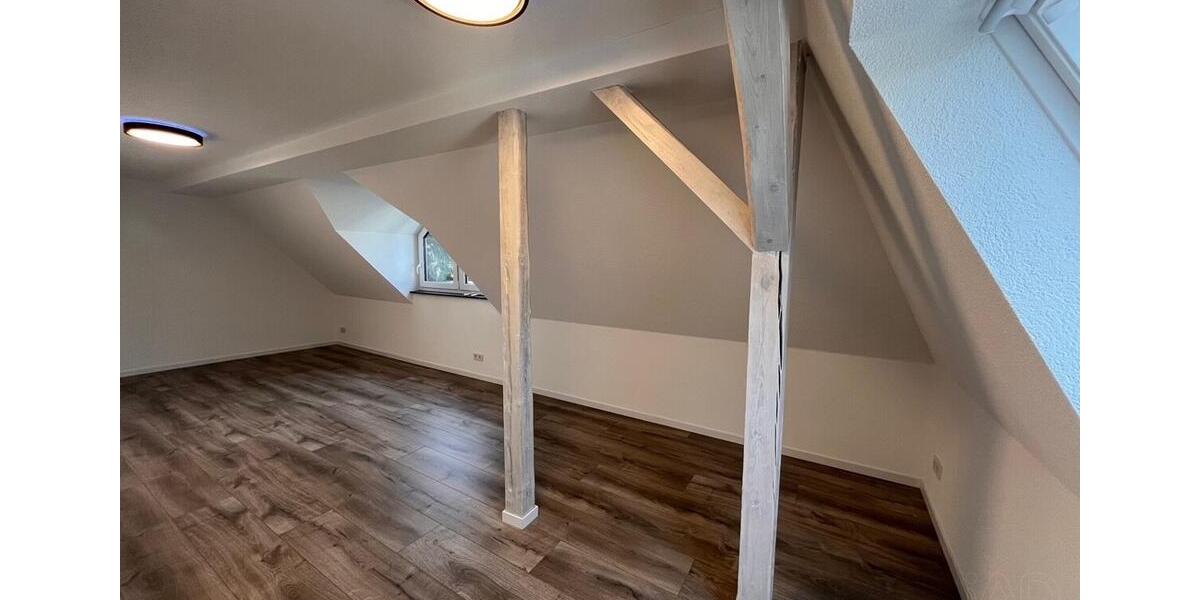 Doppelhaushälfte Zwickau - 3 Zimmer, 95 m&sup2;, 1.250&euro; | Angebot:25395037