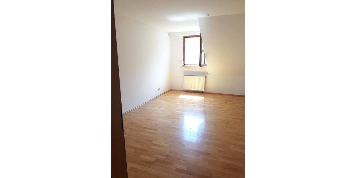 Terrassenwohnung Parsberg - 3 Zimmer, 79 m&sup2;, 695&euro; | Angebot:24511020