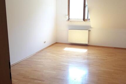 Wohnung Parsberg - 3 Zimmer, 79 m&sup2;, 695&euro; | Angebot:24511020