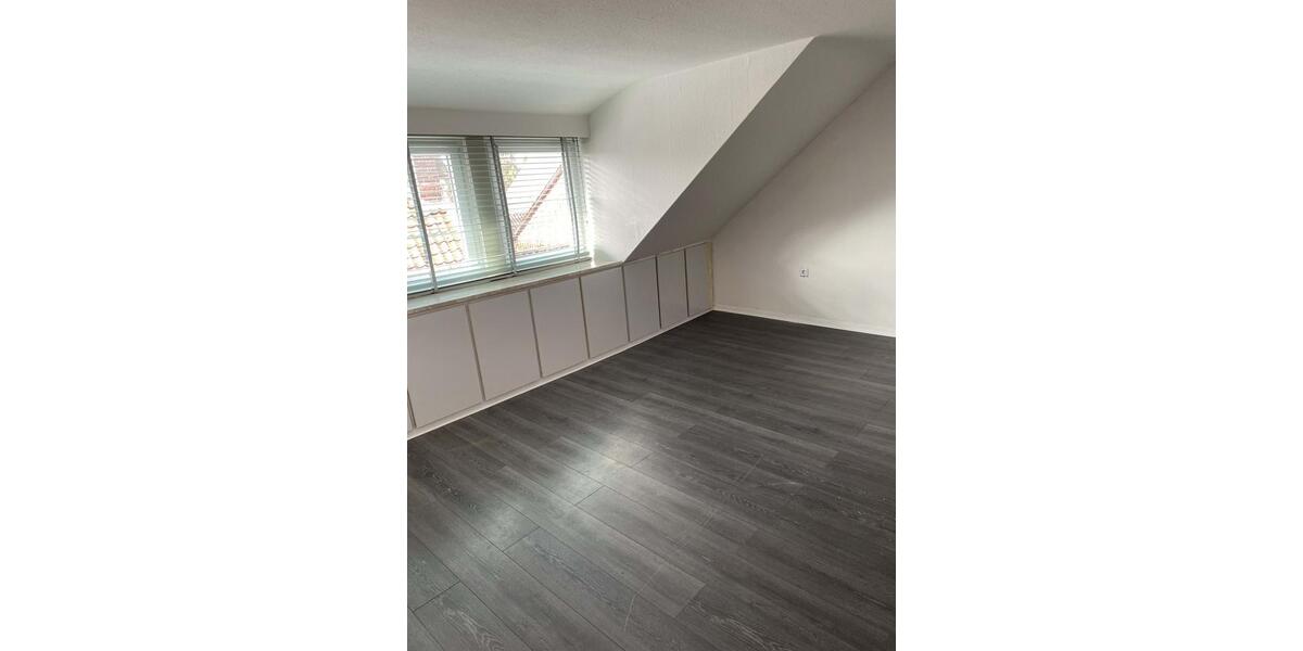 Etagenwohnung Dassel - 5 Zimmer, 150 m&sup2;, 900&euro; | Angebot:26338457