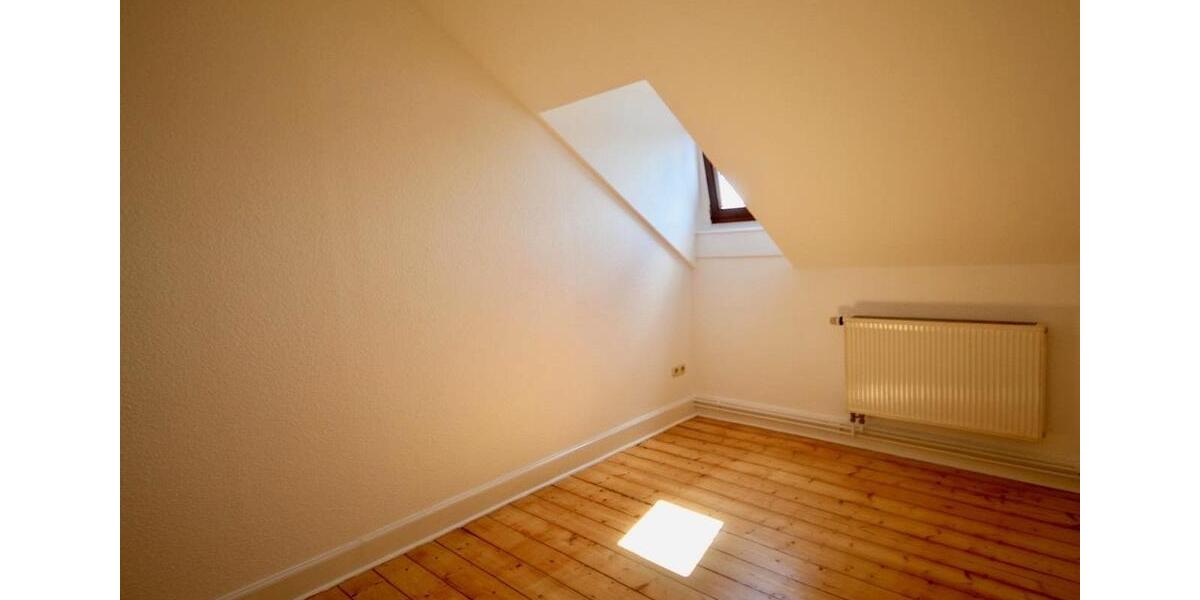 Dachgeschoßwohnung Wiesbaden - 2.5 Zimmer, 72 m&sup2;, 775&euro; | Angebot:26544969