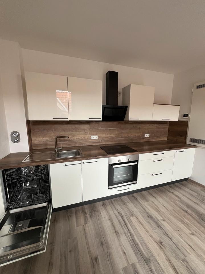 Helle 3,5 Zimmerwohnung mit Dachterrasse in zentraler Lage zimmer