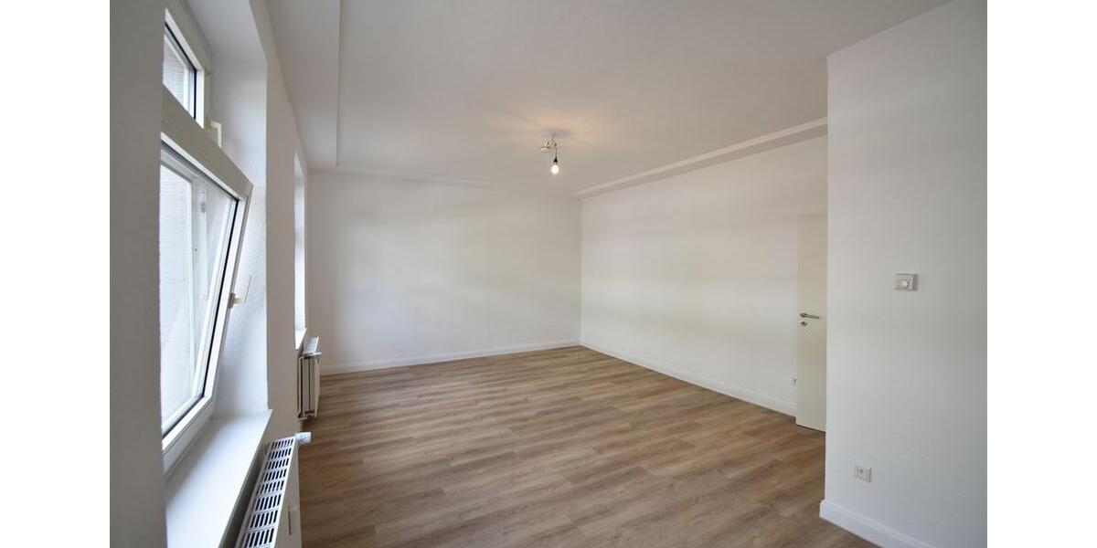 Etagenwohnung Duisburg Beeck - 5 Zimmer, 120 m&sup2;, 995&euro; | Angebot:24689415