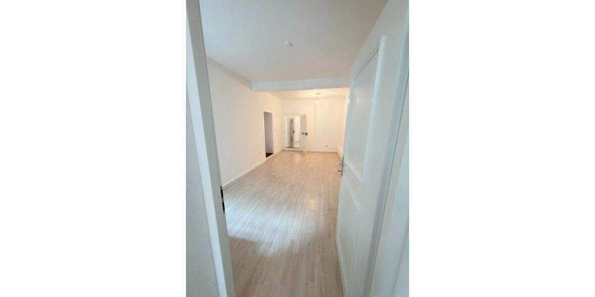 Etagenwohnung Straubing - 3.5 Zimmer, 160 m&sup2;, 1.150&euro; | Angebot:25879353