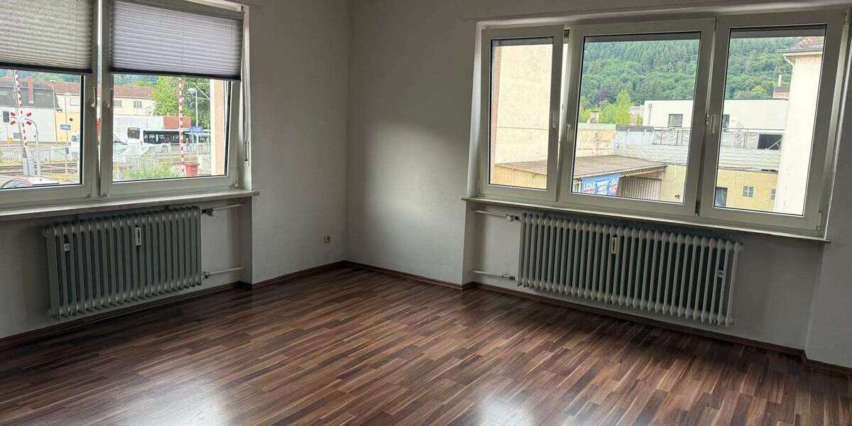 Etagenwohnung Mettlach - 4 Zimmer, 85 m&sup2;, 670&euro; | Angebot:27417452