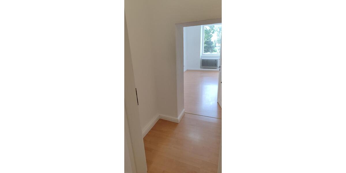 Etagenwohnung Deggendorf - 4 Zimmer, 100 m&sup2;, 260&euro; | Angebot:24552872