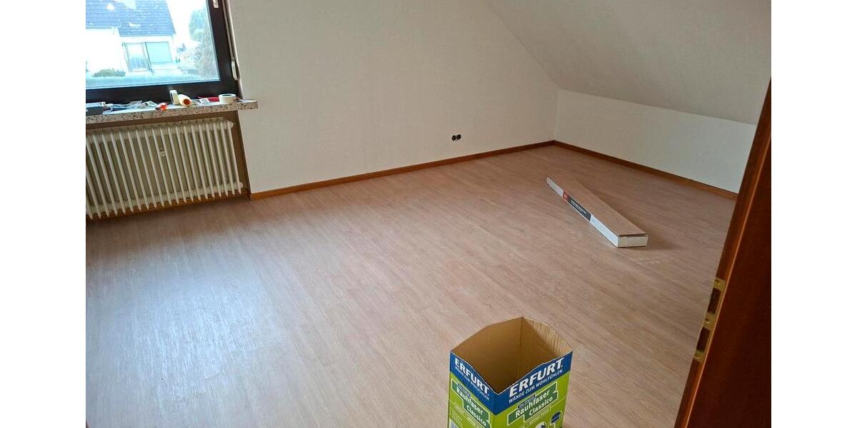 Einfamilienhaus Einbeck - 8 Zimmer, 200 m&sup2;, 1.300&euro; | Angebot:25044962