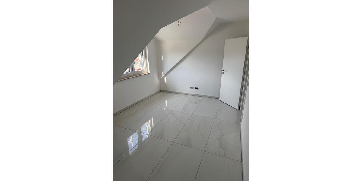 Dachgeschoßwohnung Reichelsheim (Odenwald) - 4 Zimmer, 93 m&sup2;, 1.100&euro; | Angebot:25905294