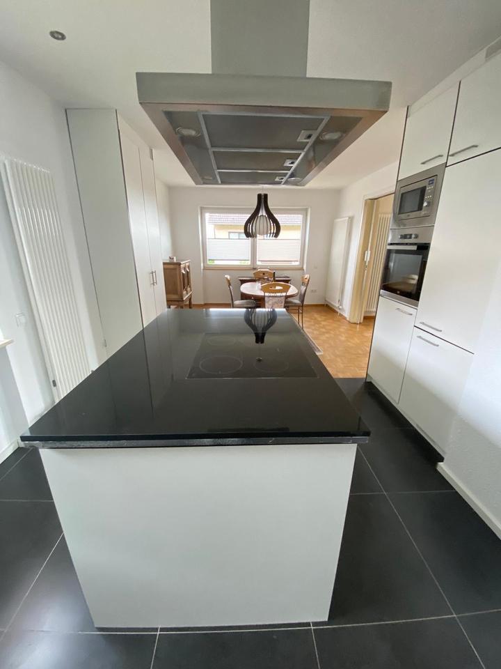 2 Zimmer ÜbergangsWohnung mit Balkon und Einbauküche