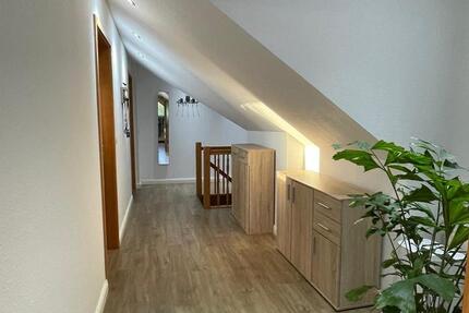 Wohnung Edemissen - 4 Zimmer, 122 m&sup2;, 900&euro; | Angebot:25804869