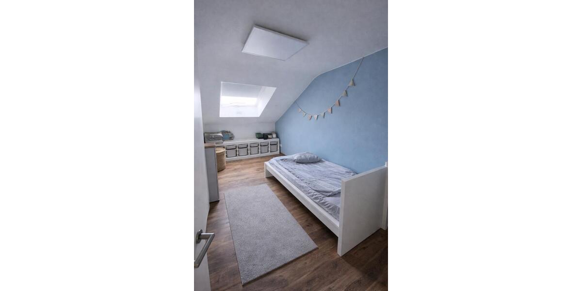 Dachgeschoßwohnung Flieden - 3 Zimmer, 90 m&sup2;, 700&euro; | Angebot:26044433