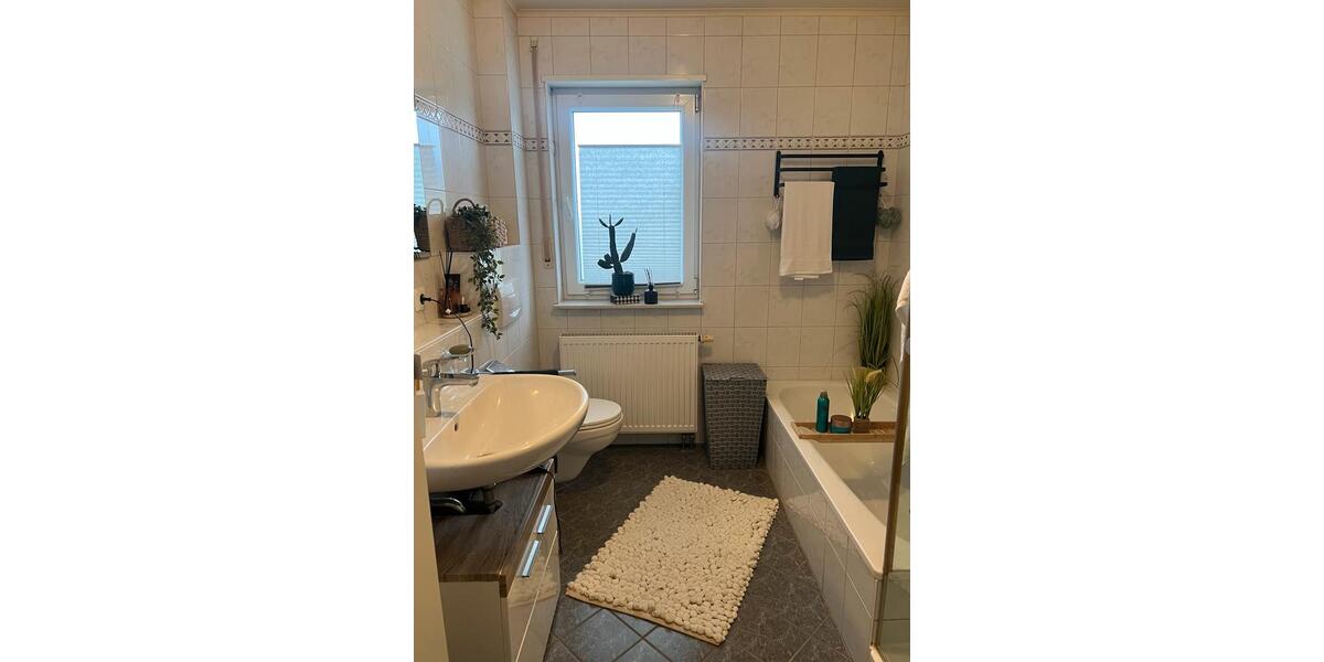 Etagenwohnung Lingenfeld - 3 Zimmer, 85 m&sup2;, 1.240&euro; | Angebot:26581960